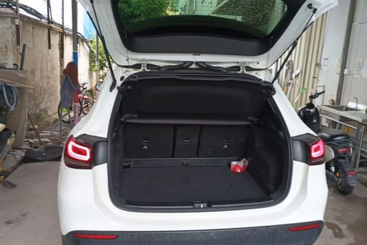 Used Mercedes-Benz GLA 2022 Second Facelift GLA 200 Trunk