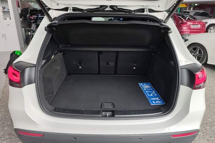 Used Mercedes-Benz GLA 2022 Facelifted GLA 200 Trunk