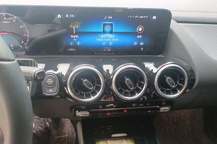 Used Mercedes-Benz GLA 2022 Second Facelift GLA 200 Audio And AC Panel