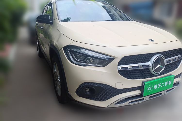 Used Mercedes-Benz GLA 2022 Second Facelift GLA 200 Front Right 45 Deg