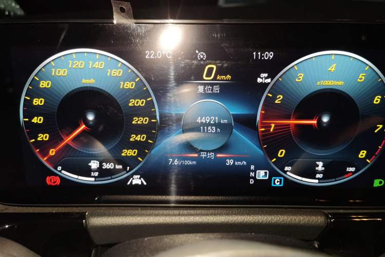 Used Mercedes-Benz GLA 2023 GLA 220 Odometer Close Up