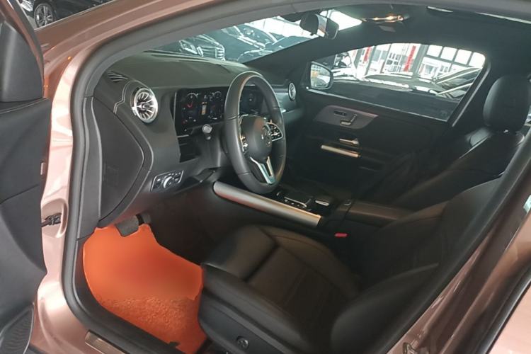 Used Mercedes-Benz GLA 2023 GLA 220 Driver Seat