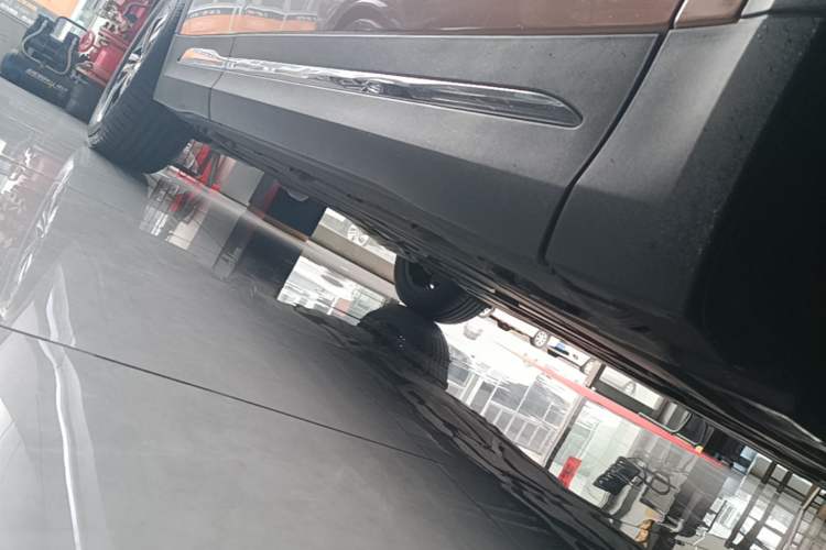 Used Mercedes-Benz GLA 2023 GLA 220 Right Side Sill