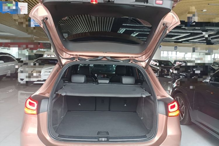 Used Mercedes-Benz GLA 2023 GLA 220 Trunk