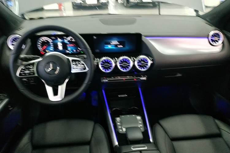 Used Mercedes-Benz GLA 2023 GLA 220 Center Console