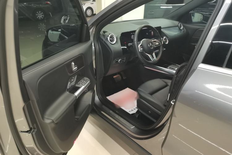 Used Mercedes-Benz GLA 2023 GLA 220 Driver Seat