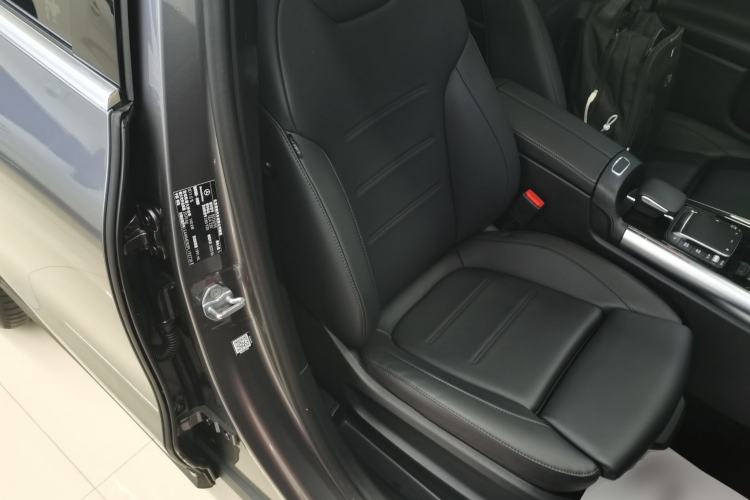Used Mercedes-Benz GLA 2023 GLA 220 Right Front Seat