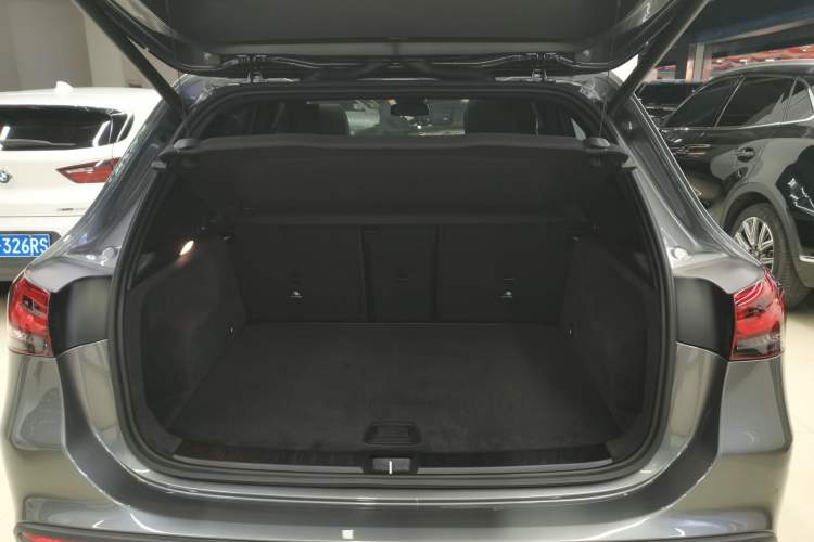 Used Mercedes-Benz GLA 2023 GLA 220 Trunk
