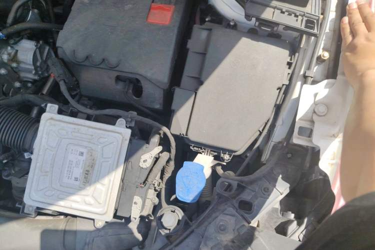 Used Mercedes-Benz GLA 2023 GLA 200 Engine Bay Left