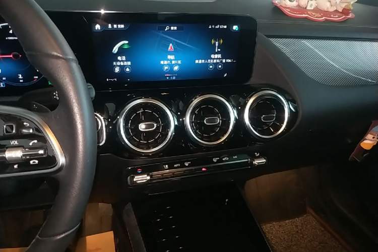 Used Mercedes-Benz GLA 2023 GLA 200 Audio And AC Panel
