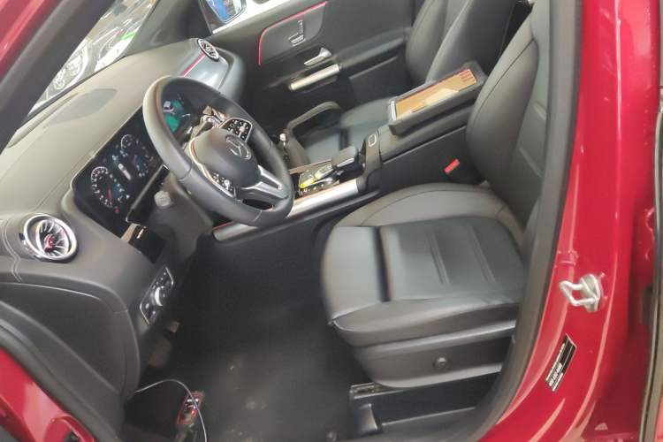 Used Mercedes-Benz GLA 2023 GLA 220 Left Front Seat