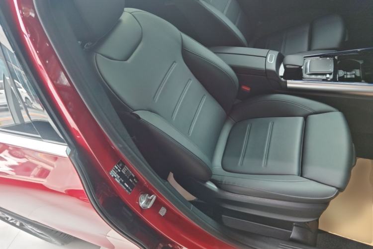 Used Mercedes-Benz GLA 2023 GLA 220 Right Front Seat