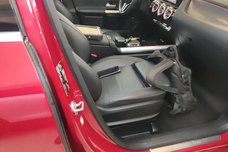 Used Mercedes-Benz GLA 2023 GLA 220 Right Front Seat