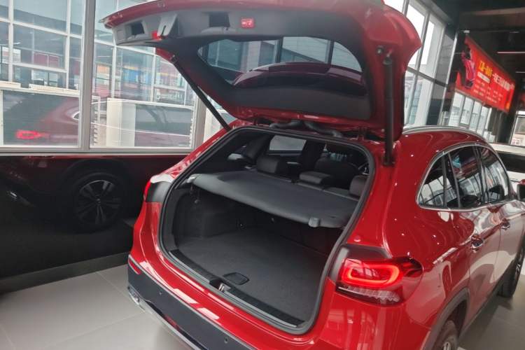 Used Mercedes-Benz GLA 2023 GLA 220 Trunk