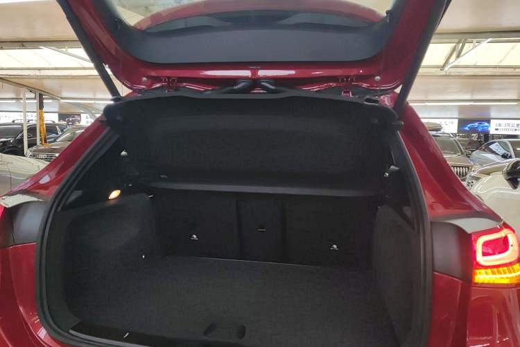 Used Mercedes-Benz GLA 2023 GLA 220 Trunk