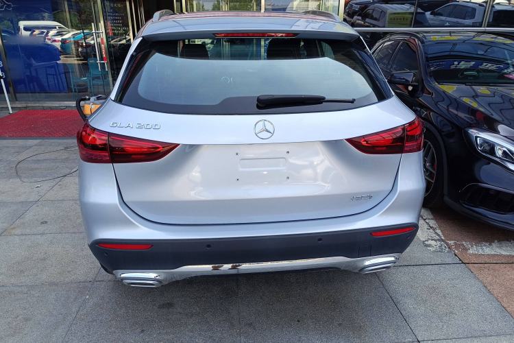 Used Mercedes-Benz GLA 2023 Facelifted GLA 200 Exterior 4