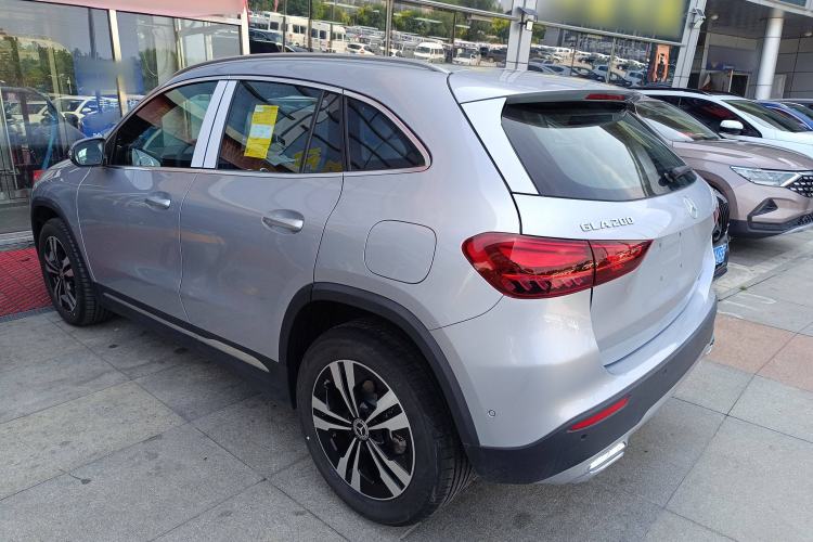 Used Mercedes-Benz GLA 2023 Facelifted GLA 200 Exterior 5