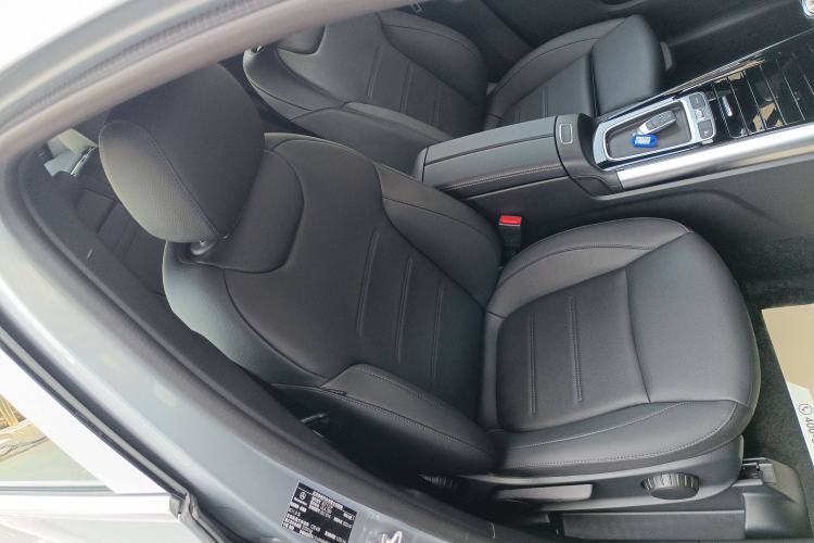 Used Mercedes-Benz GLA 2023 Facelifted GLA 200 Right Front Seat