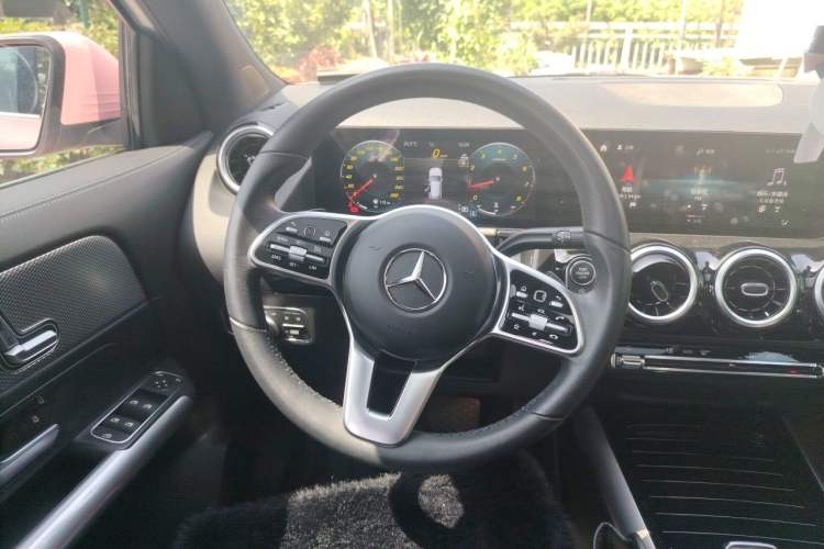 Used Mercedes-Benz GLA 2023 GLA 200 Steering Wheel