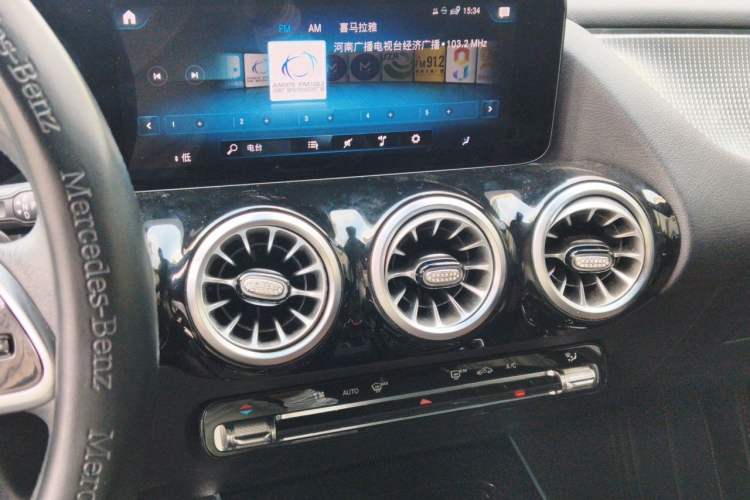 Used Mercedes-Benz GLA 2023 GLA 220 Audio And AC Panel
