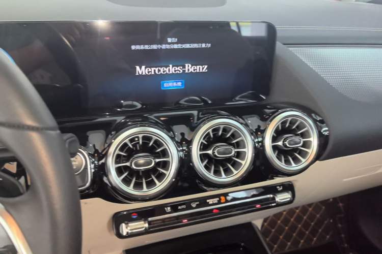 Used Mercedes-Benz GLA 2023 GLA 220 Audio And AC Panel