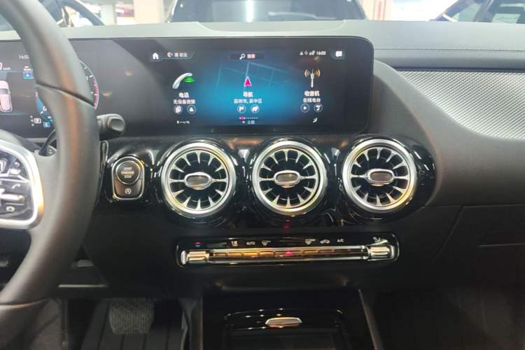 Used Mercedes-Benz GLA 2023 GLA 200 Audio And AC Panel