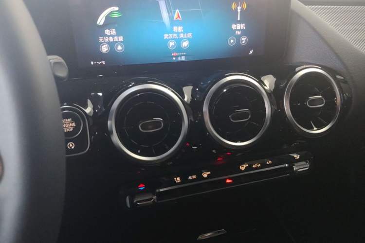 Used Mercedes-Benz GLA 2023 Facelifted GLA 200 Audio And AC Panel