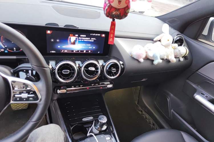 Used Mercedes-Benz GLA 2023 Facelifted GLA 200 Audio And AC Panel