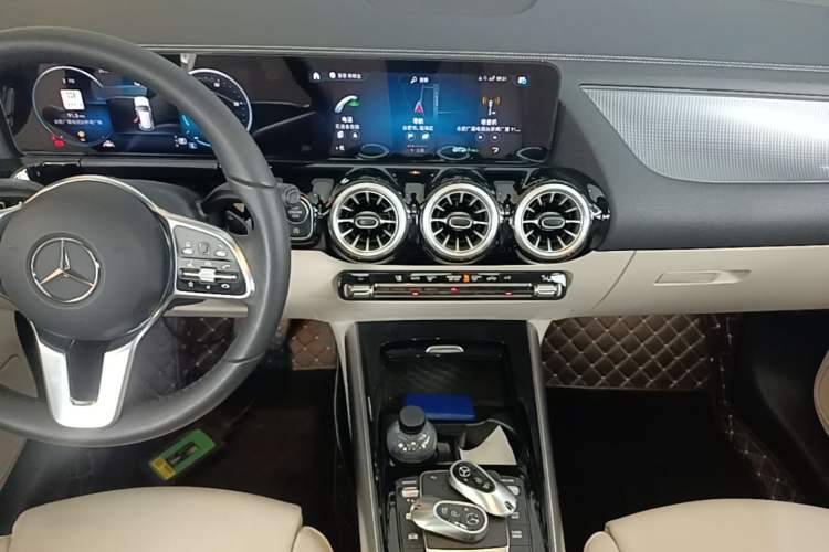 Used Mercedes-Benz GLA 2023 GLA 220 Audio And AC Panel