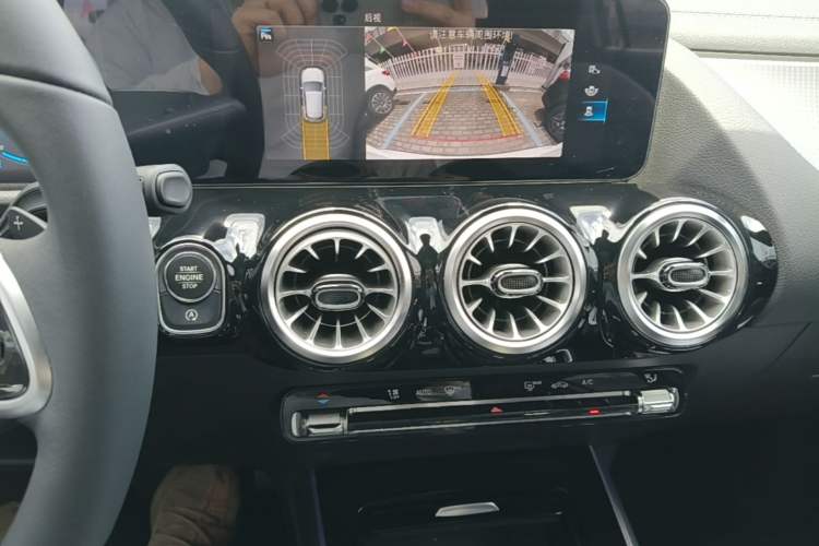 Used Mercedes-Benz GLA 2023 GLA 220 Audio And AC Panel