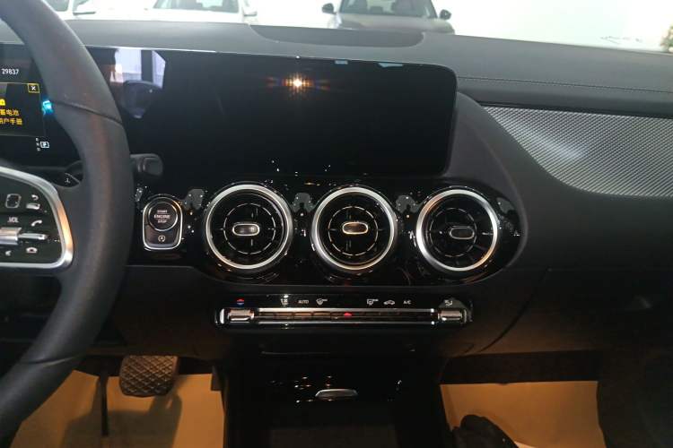 Used Mercedes-Benz GLA 2023 GLA 200 Audio And AC Panel