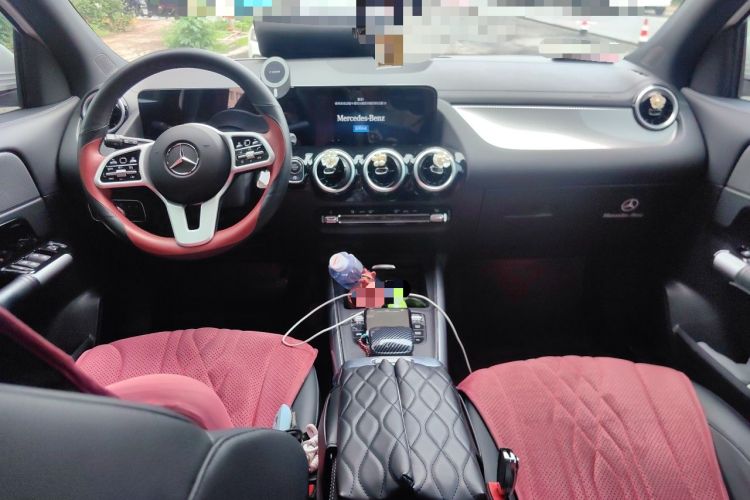 Used Mercedes-Benz GLA 2023 Facelifted GLA 200 Center Console