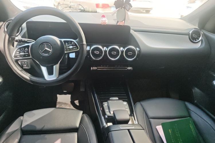Used Mercedes-Benz GLA 2023 GLA 200 Center Console