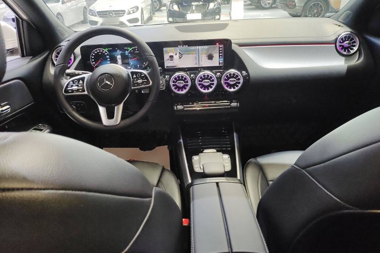 Used Mercedes-Benz GLA 2023 GLA 200 Center Console