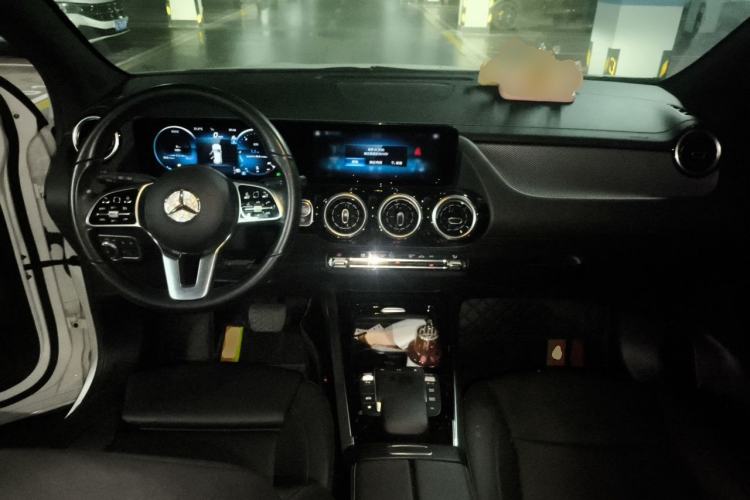 Used Mercedes-Benz GLA 2023 GLA 200 Center Console