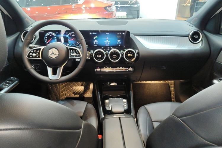 Used Mercedes-Benz GLA 2023 GLA 200 Center Console