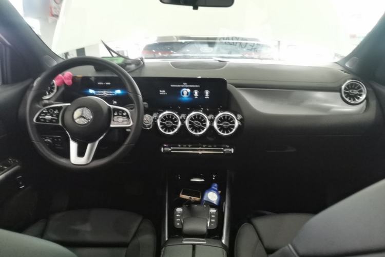 Used Mercedes-Benz GLA 2023 GLA 220 Center Console