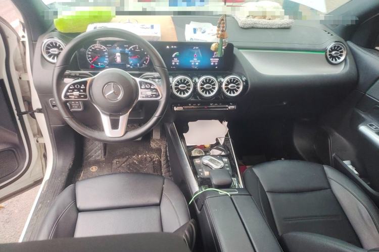 Used Mercedes-Benz GLA 2023 GLA 200 Center Console