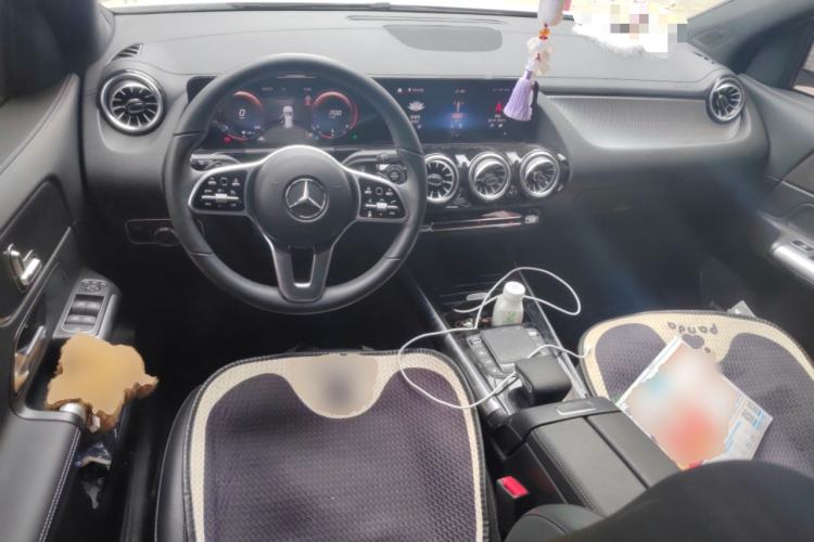 Used Mercedes-Benz GLA 2023 GLA 220 Center Console