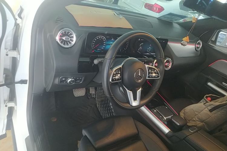 Used Mercedes-Benz GLA 2023 GLA 200 Center Console