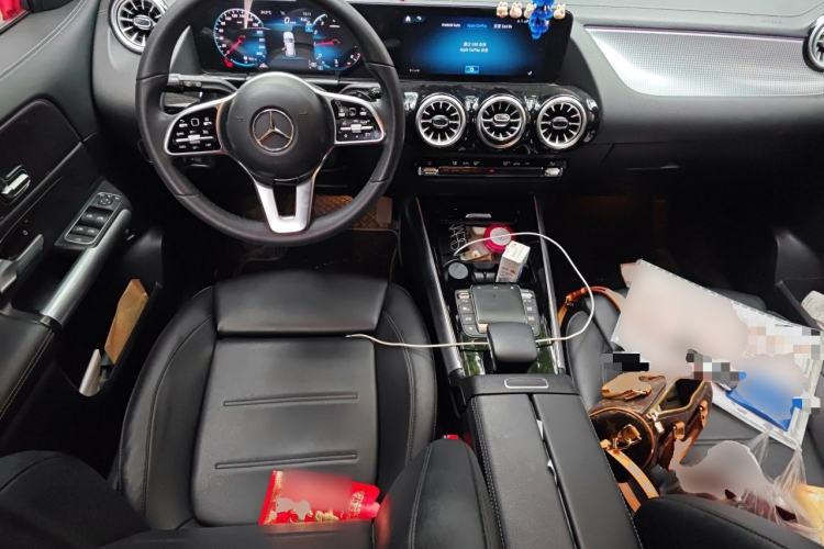 Used Mercedes-Benz GLA 2023 GLA 220 Center Console