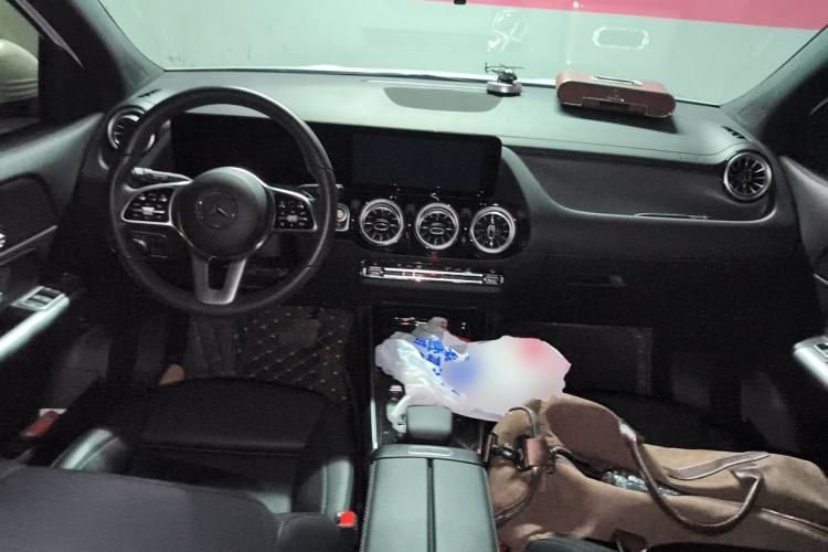 Used Mercedes-Benz GLA 2023 GLA 220 Center Console