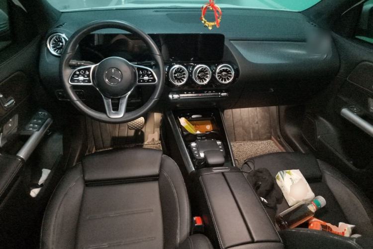 Used Mercedes-Benz GLA 2023 GLA 220 Center Console