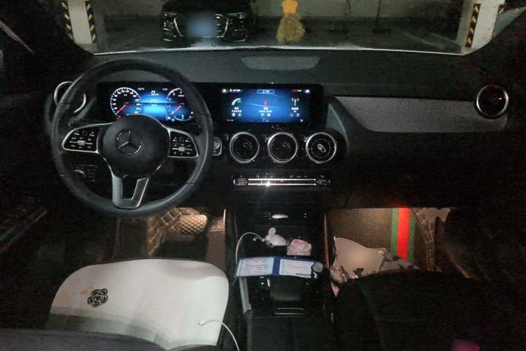 Used Mercedes-Benz GLA 2023 GLA 200 Center Console