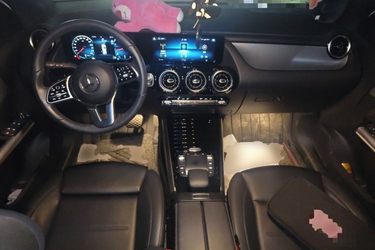 Used Mercedes-Benz GLA 2023 GLA 200 Center Console