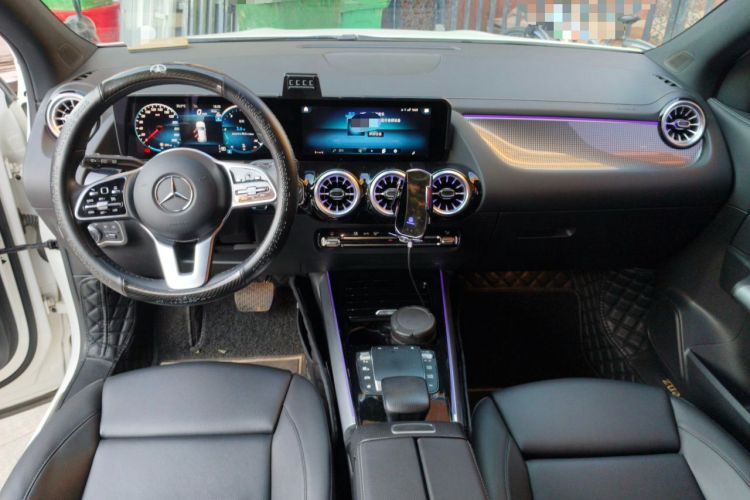Used Mercedes-Benz GLA 2023 GLA 220 Center Console