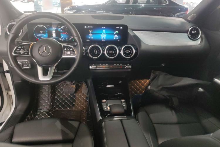Used Mercedes-Benz GLA 2023 GLA 200 Center Console