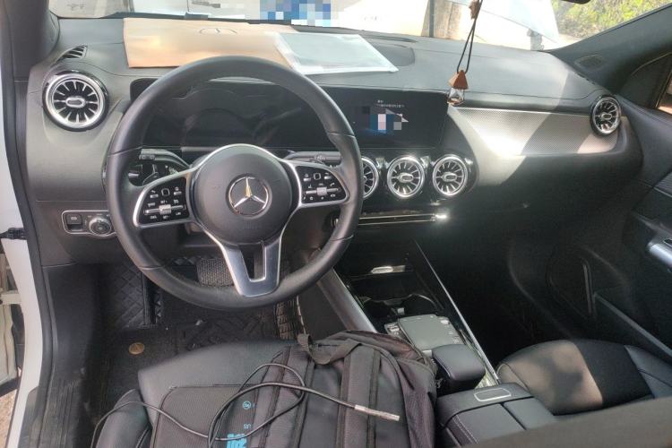 Used Mercedes-Benz GLA 2023 GLA 200 Center Console