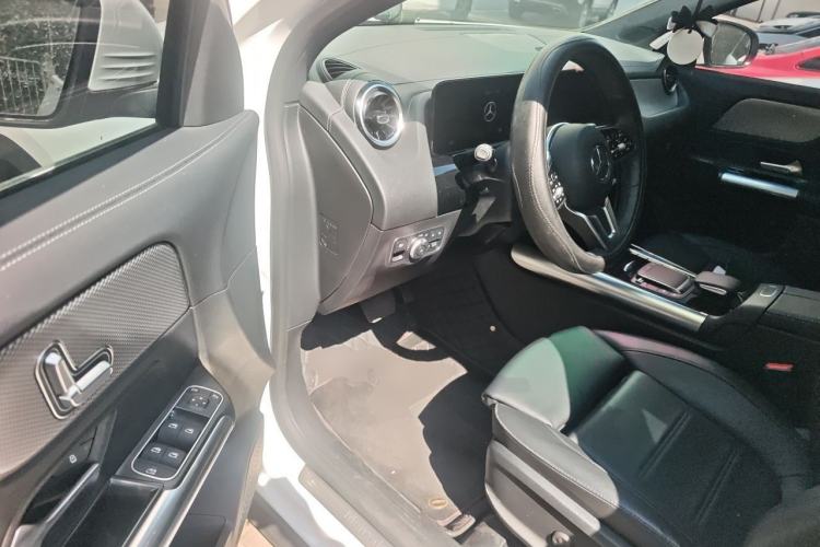 Used Mercedes-Benz GLA 2023 GLA 200 Driver Seat
