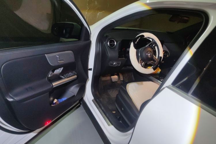 Used Mercedes-Benz GLA 2023 GLA 200 Driver Seat